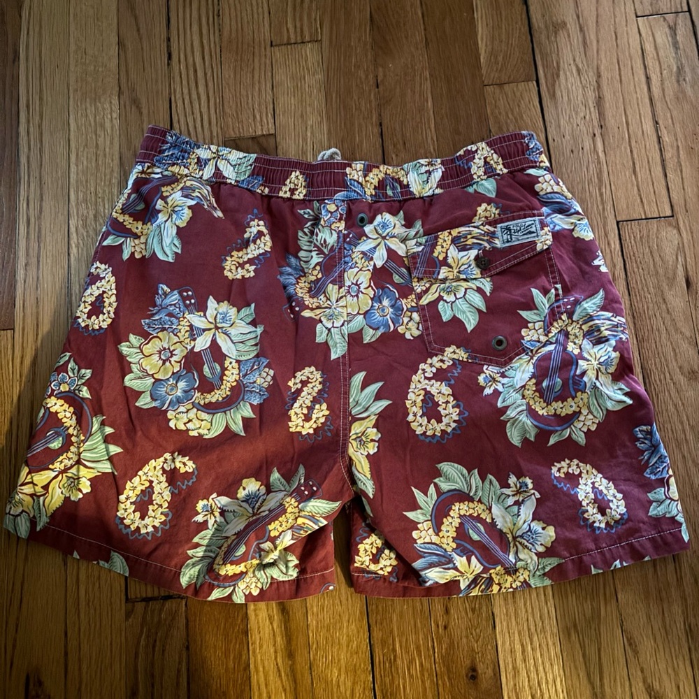 Ralph Lauren Red and Yellow Bermuda Shorts Vibrant Design - Picture 3 of 3